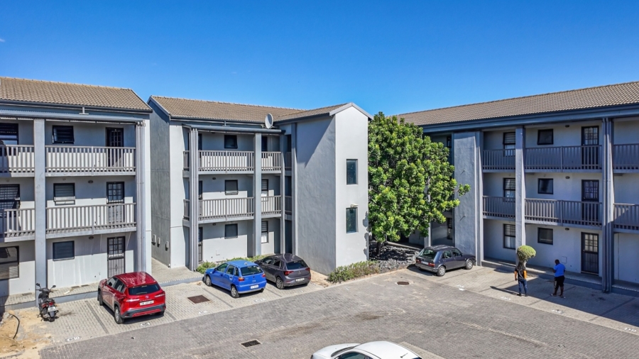 2 Bedroom Property for Sale in Parklands East Western Cape